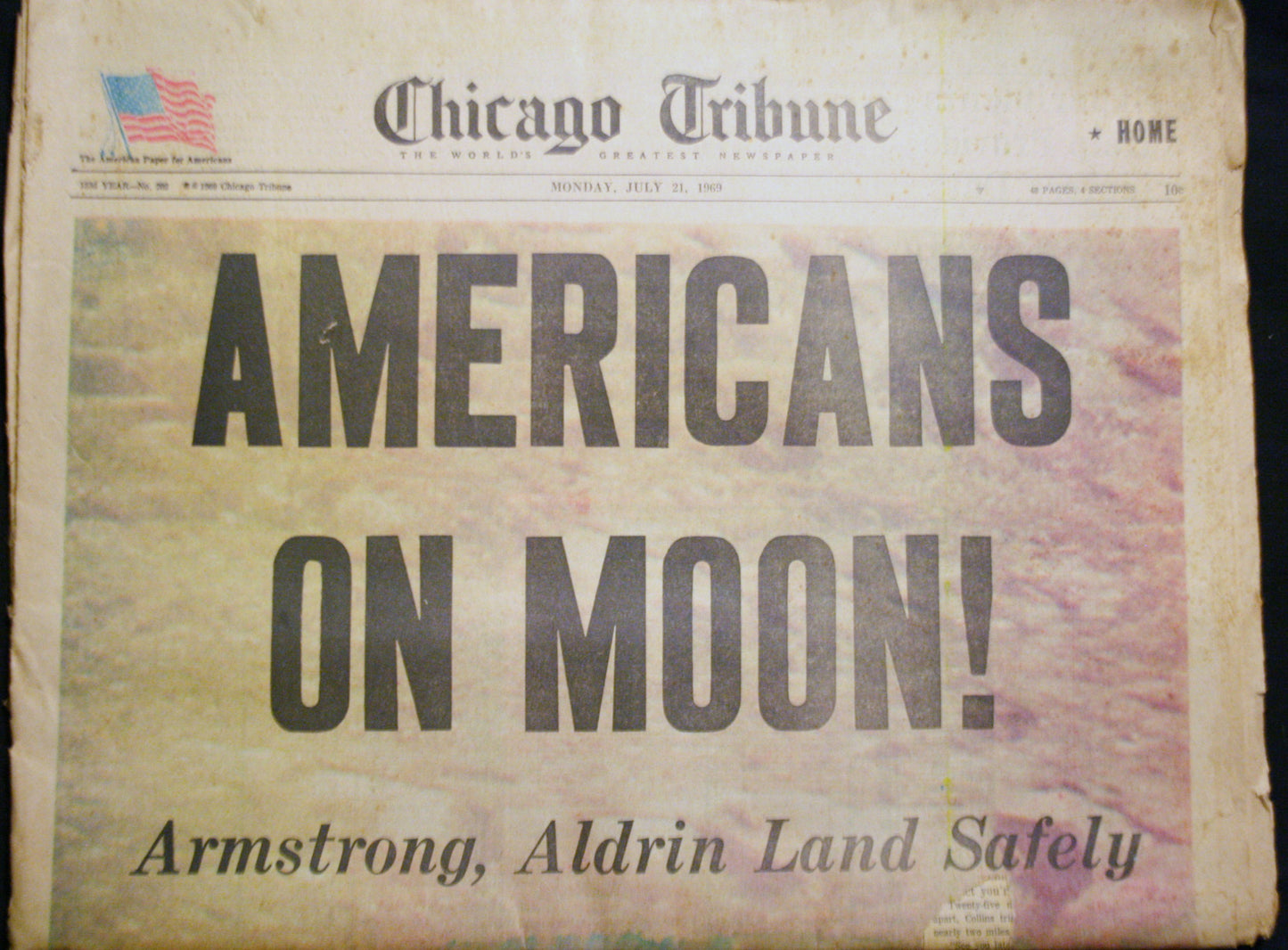 07 21 1969 NEWS Chicago Tribune -  Americans on Moon