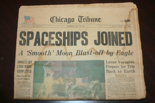 07 22 1969 Chicago Tribune -Spaceships joined